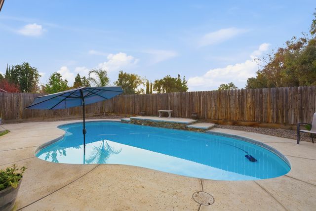 1537 N Irma Street, Visalia, CA 93292