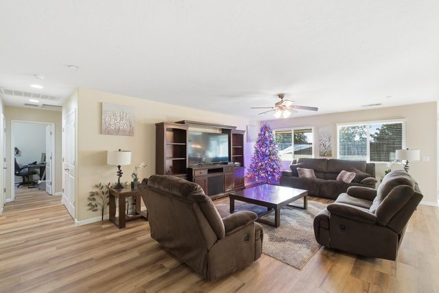 1537 N Irma Street, Visalia, CA 93292