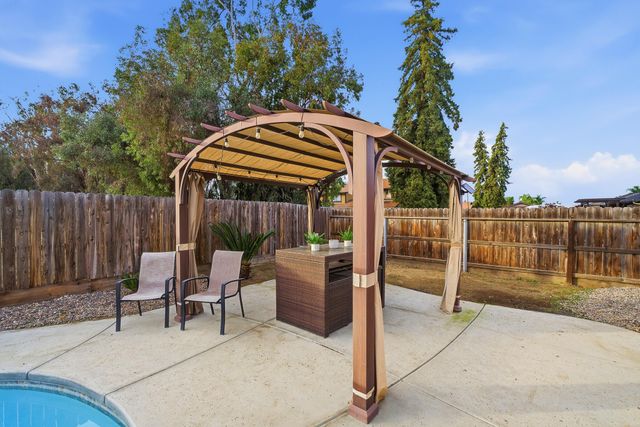 1537 N Irma Street, Visalia, CA 93292