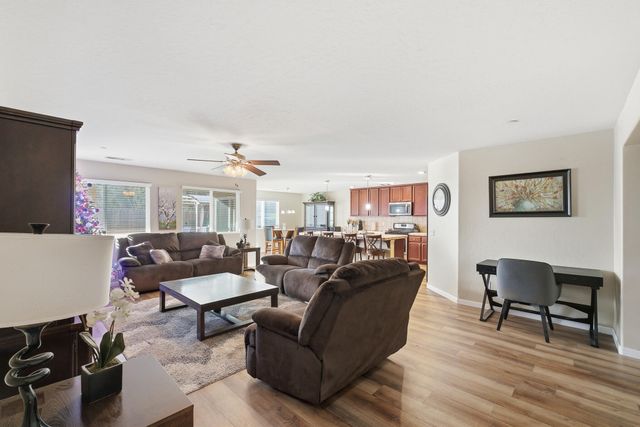 1537 N Irma Street, Visalia, CA 93292