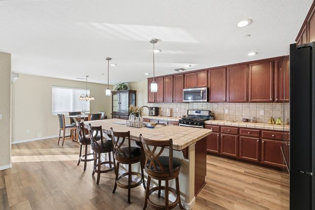 1537 N Irma Street, Visalia, CA 93292