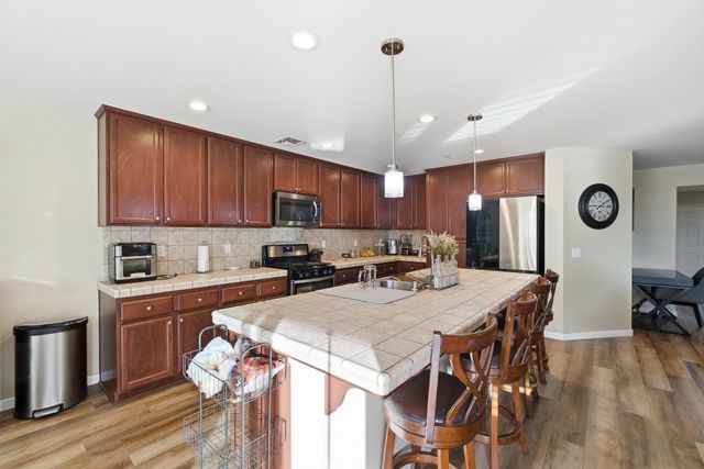 1537 N Irma Street, Visalia, CA 93292