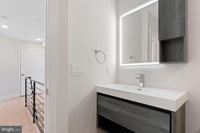 2845 W DIAMOND ST, Philadelphia, PA 19121
