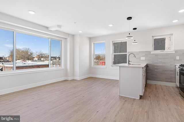2845 W DIAMOND ST, Philadelphia, PA 19121