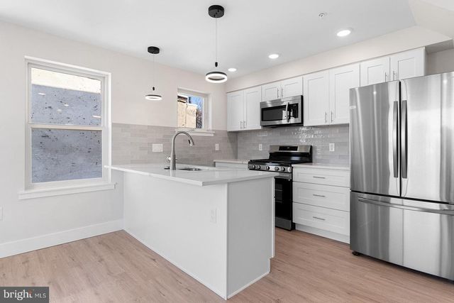 2845 W DIAMOND ST, Philadelphia, PA 19121