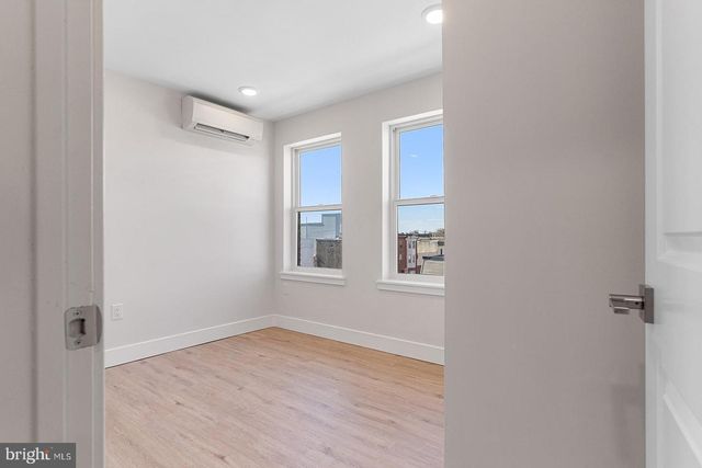 2845 W DIAMOND ST, Philadelphia, PA 19121