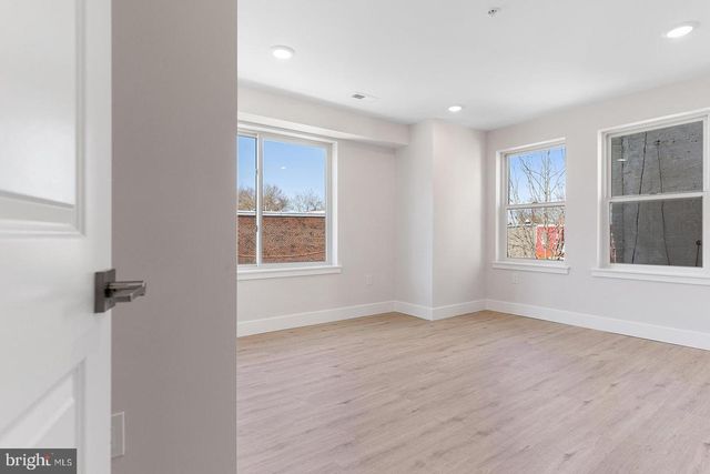 2845 W DIAMOND ST, Philadelphia, PA 19121