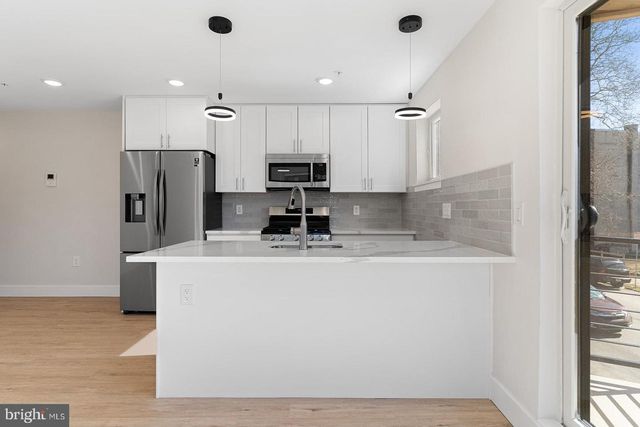 2845 W DIAMOND ST, Philadelphia, PA 19121