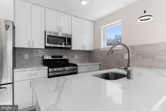 2845 W DIAMOND ST, Philadelphia, PA 19121