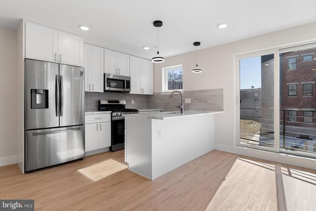 2845 W DIAMOND ST, Philadelphia, PA 19121
