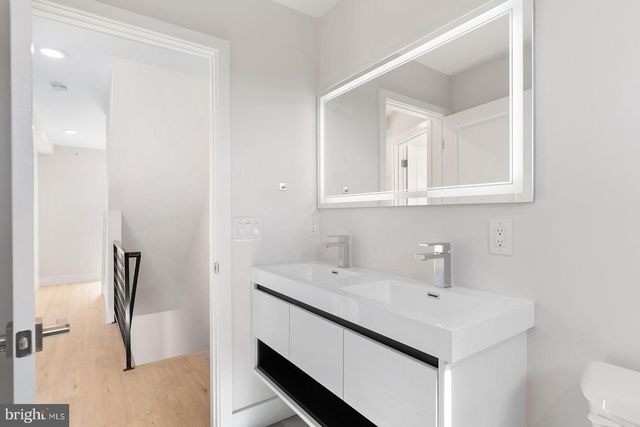 2845 W DIAMOND ST, Philadelphia, PA 19121