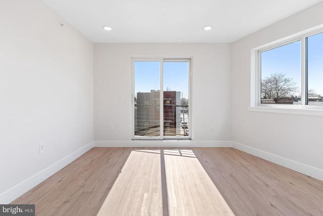 2845 W DIAMOND ST, Philadelphia, PA 19121