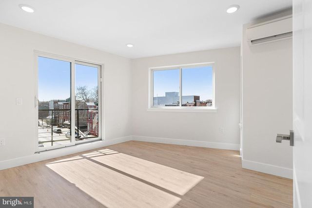 2845 W DIAMOND ST, Philadelphia, PA 19121