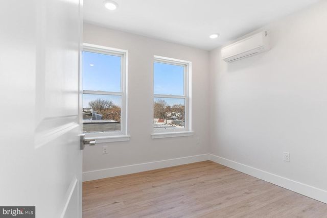 2845 W DIAMOND ST, Philadelphia, PA 19121