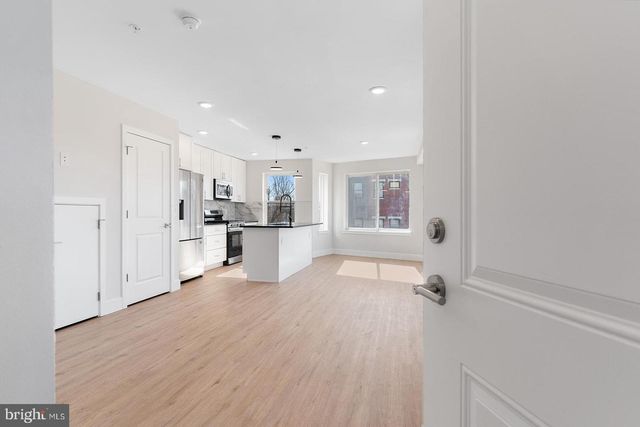 2845 W DIAMOND ST, Philadelphia, PA 19121