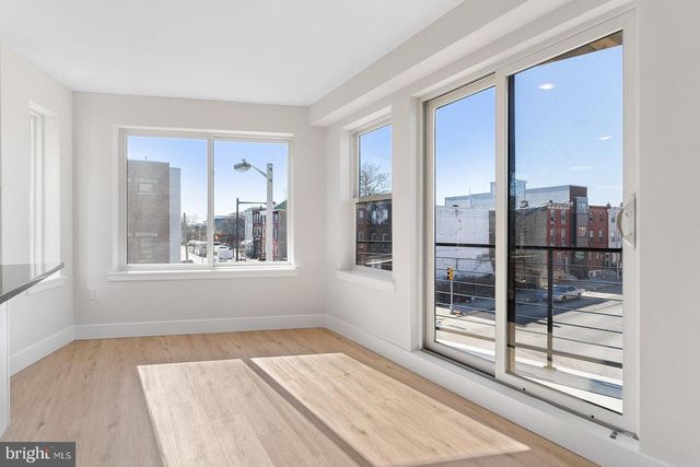 2845 W DIAMOND ST, Philadelphia, PA 19121