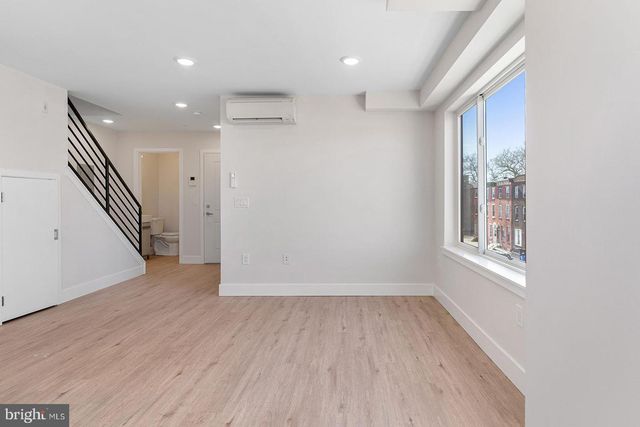 2845 W DIAMOND ST, Philadelphia, PA 19121