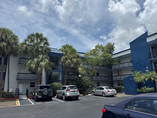 3180 HOLIDAY SPRINGS Boulevard 5-309, Coral Springs, FL 33063