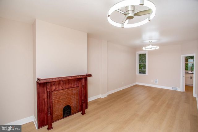 576 E HERMAN ST, Philadelphia, PA 19144