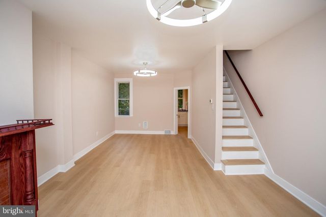 576 E HERMAN ST, Philadelphia, PA 19144