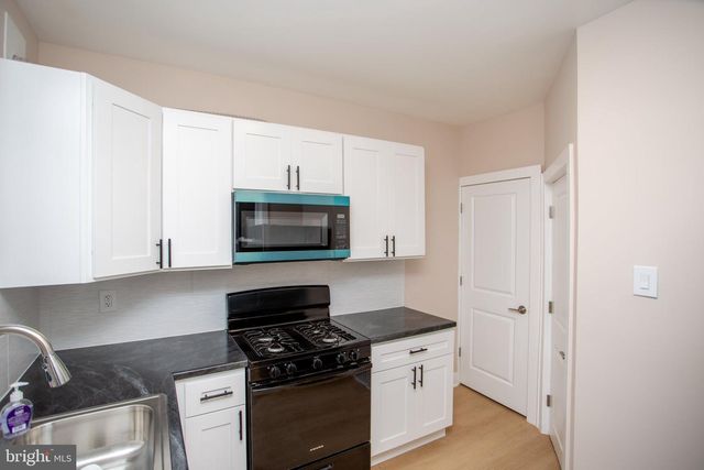 576 E HERMAN ST, Philadelphia, PA 19144