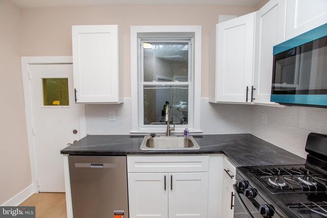 576 E HERMAN ST, Philadelphia, PA 19144
