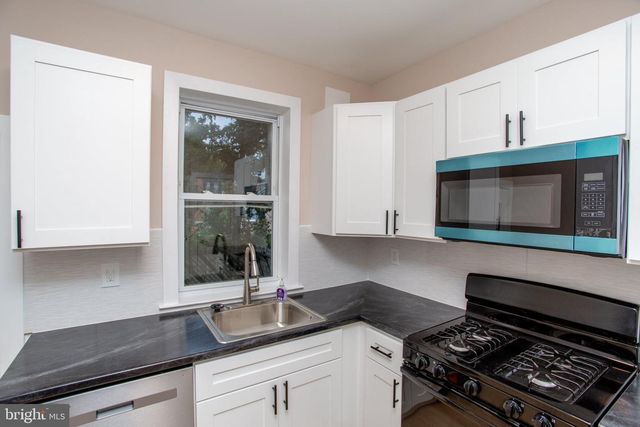 576 E HERMAN ST, Philadelphia, PA 19144