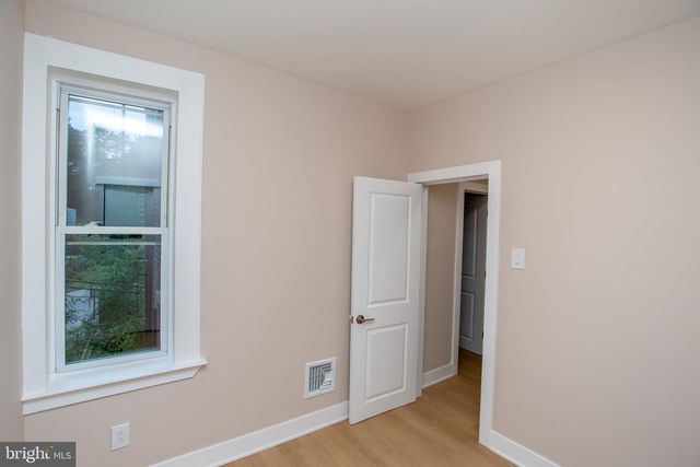 576 E HERMAN ST, Philadelphia, PA 19144