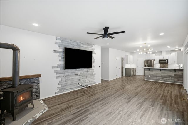 8705 72nd Avenue E, Puyallup, WA 98371