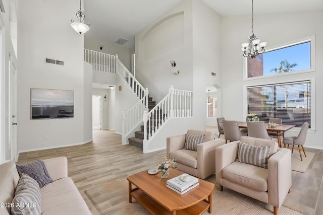 223 W RAVEN Drive, Chandler, AZ 85286