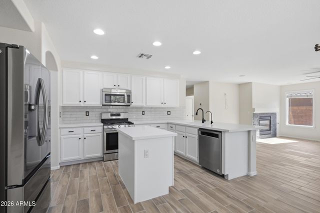 223 W RAVEN Drive, Chandler, AZ 85286