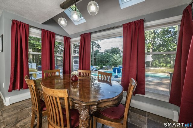 10 Wexford Lane, Cromwell, CT 06416