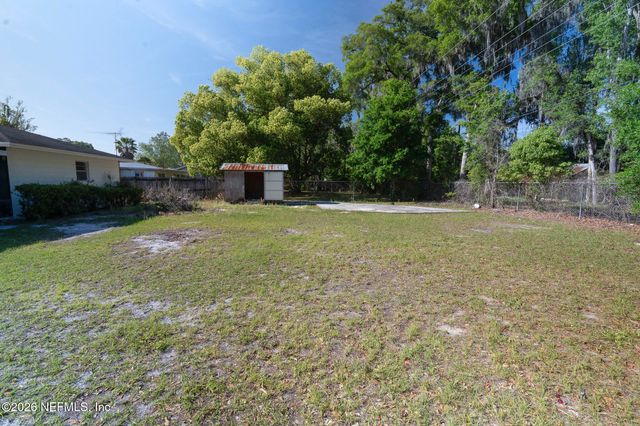 190 MANGO Drive, Palatka, FL 32177