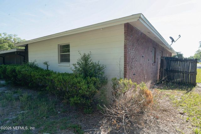 190 MANGO Drive, Palatka, FL 32177