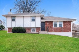10439 N Cherry Drive, Kansas City, MO 64155