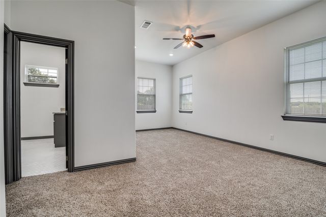 705 Lakeland Drive, West Tawakoni, TX 75474