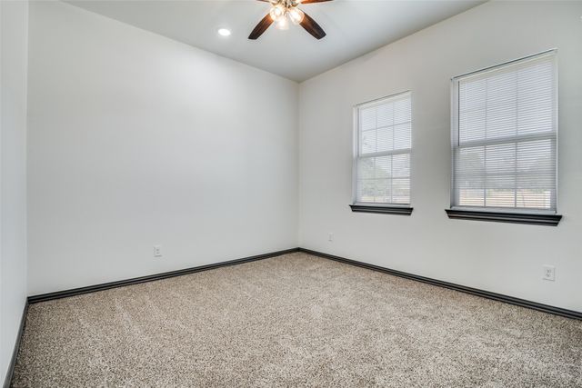 705 Lakeland Drive, West Tawakoni, TX 75474