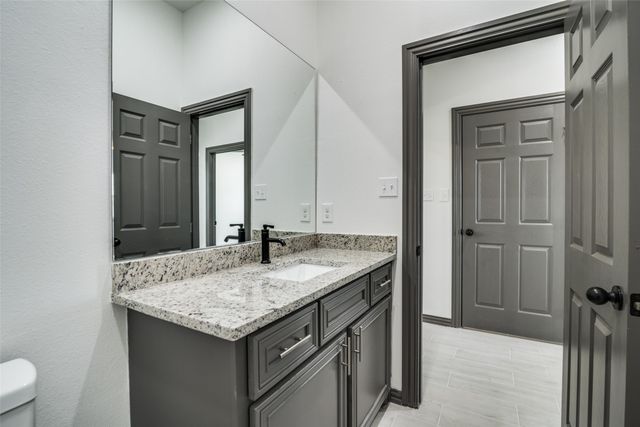 705 Lakeland Drive, West Tawakoni, TX 75474