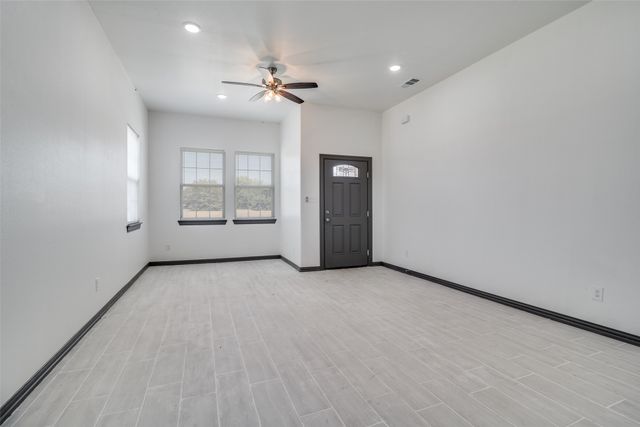 705 Lakeland Drive, West Tawakoni, TX 75474
