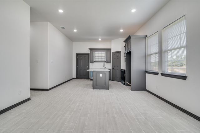 705 Lakeland Drive, West Tawakoni, TX 75474