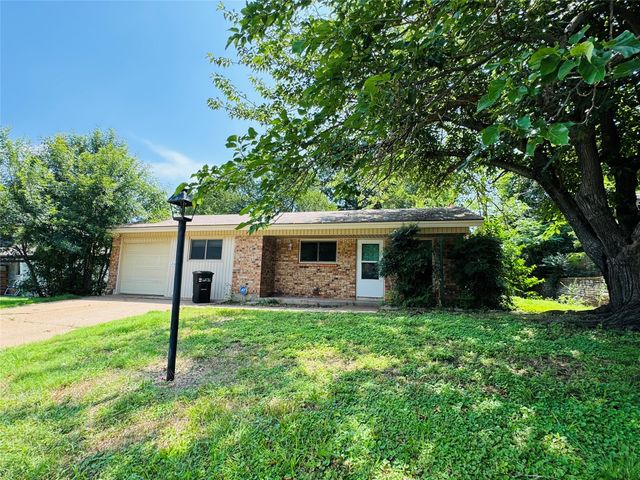 1209 Lynn Street, Weatherford, TX 76086