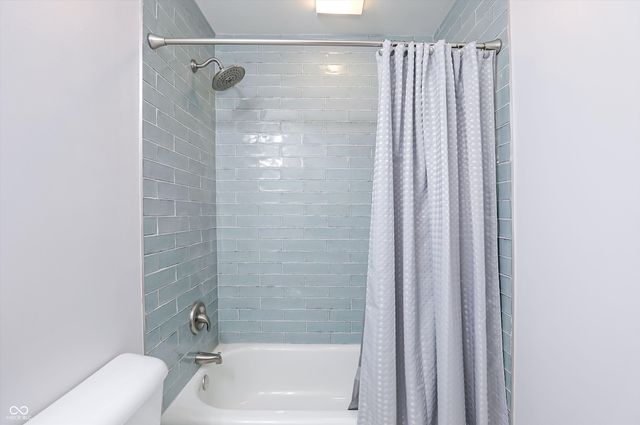 8079 Heyward Drive, Indianapolis, IN 46250
