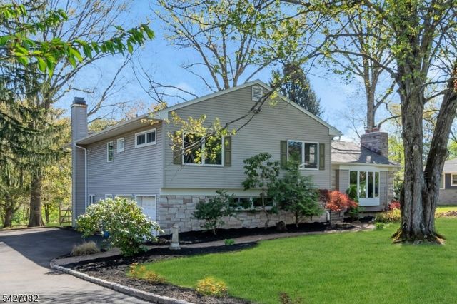 42 Crest Dr, Bernards Twp., NJ 07920