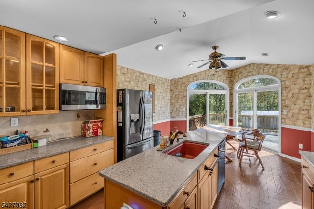 42 Crest Dr, Bernards Twp., NJ 07920