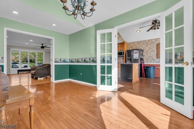 42 Crest Dr, Bernards Twp., NJ 07920