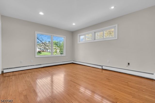 42 Crest Dr, Bernards Twp., NJ 07920