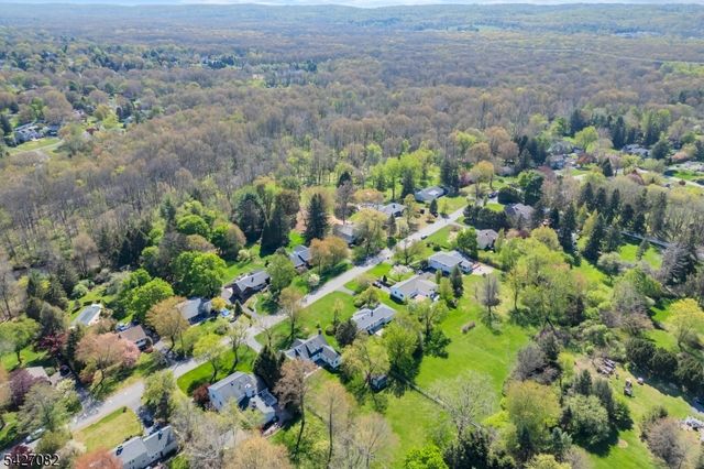 42 Crest Dr, Bernards Twp., NJ 07920