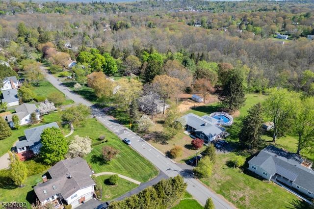 42 Crest Dr, Bernards Twp., NJ 07920