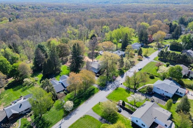 42 Crest Dr, Bernards Twp., NJ 07920