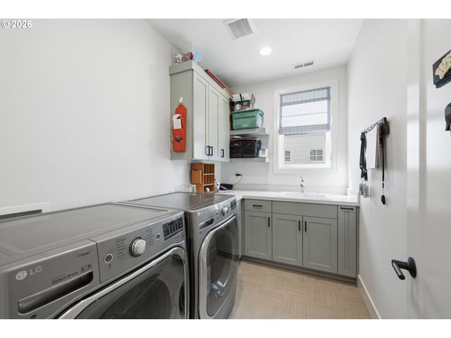 3497 QUAIL MEADOW Way, Eugene, OR 97408